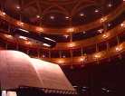 fotogramma del video Un teatro italiano nel cuore dell'Europa- Il 